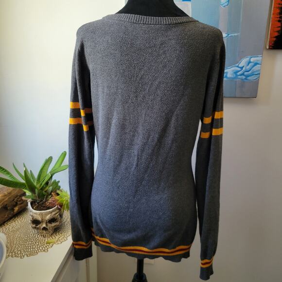 Harry Potter Gryffindor Sweater – Hot Topic Size L - Picture 7 of 9